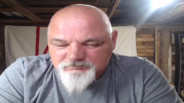 Newfiesausage1972 online show from June 14, 2026, 9:06 pm
