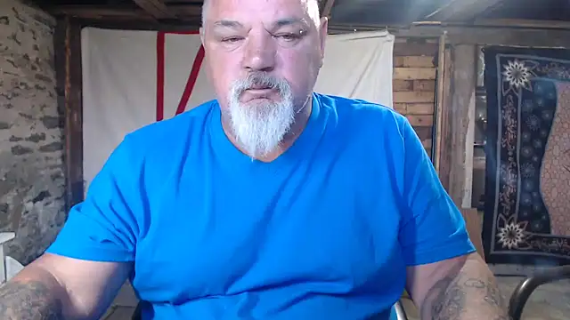 Newfiesausage1972 online show from June 19, 2026, 12:09 pm