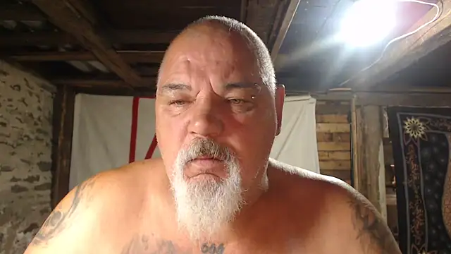 Newfiesausage1972 online show from June 21, 2026, 9:12 am