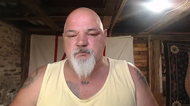 Newfiesausage1972 online show from June 28, 2026, 12:11 pm