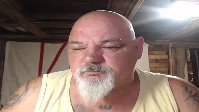Newfiesausage1972 online show from June 29, 2026, 9:59 am