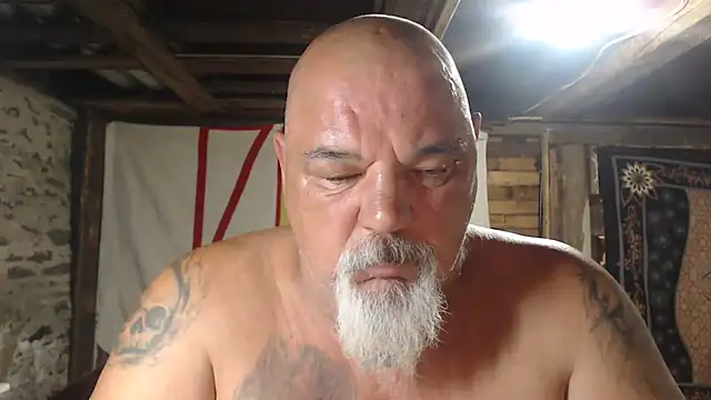 Newfiesausage1972 online show from June 30, 2026, 8:37 am