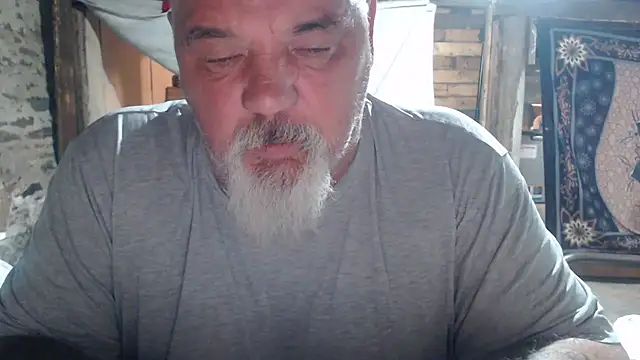 Newfiesausage1972 online show from July 11, 2026, 9:12 am