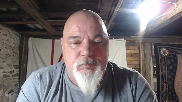 Newfiesausage1972 online show from July 29, 2026, 9:51 am