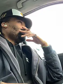 1BeautyN1Beast online show from December 9, 2024, 2:06 pm