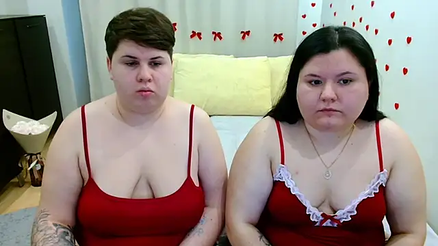 BeckyAndHellen online show from December 5, 2025, 12:14 pm