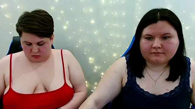 Snapshot of BeckyAndHellen chatting on April 19, 2026, 9:06 pm BeckyAndHellen online show from April 19, 2026, 9:06 pm