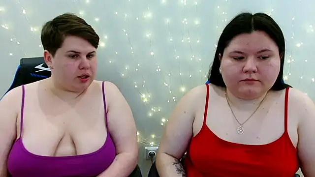 Snapshot of BeckyAndHellen chatting on April 23, 2026, 10:03 am BeckyAndHellen online show from April 23, 2026, 10:03 am