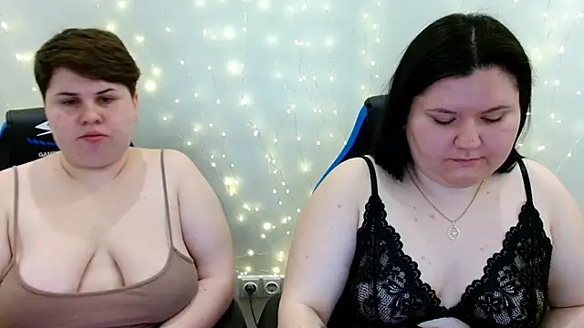 Snapshot of BeckyAndHellen chatting on May 1, 2026, 8:41 am BeckyAndHellen online show from May 1, 2026, 8:41 am
