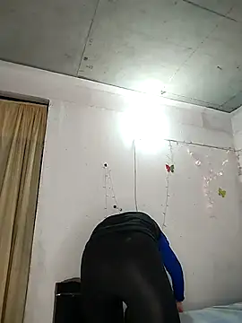 Yaumiko online show from February 4, 2026, 12:33 pm