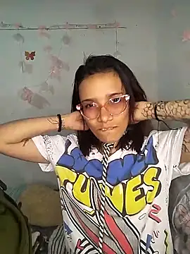 Yaumiko online show from February 10, 2026, 12:37 am