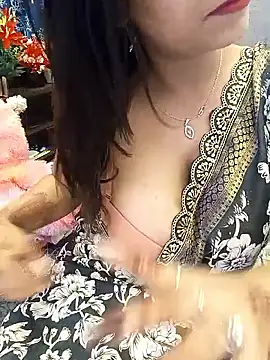 Divya girl online show from February 11, 2026, 7:24 am