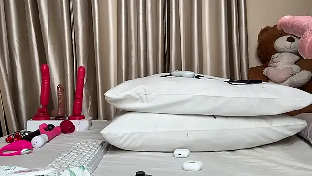 SexyAudreyFuck online show from January 6, 2026, 8:18 am