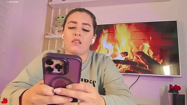 Snapshot of susanjons_tcw chatting on December 16, 2025, 1:10 am susanjons tcw online show from December 16, 2025, 1:10 am