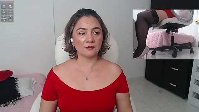 Snapshot of ana_milf chatting on December 3, 2024, 3:00 pm ana milf online show from December 3, 2024, 3:00 pm