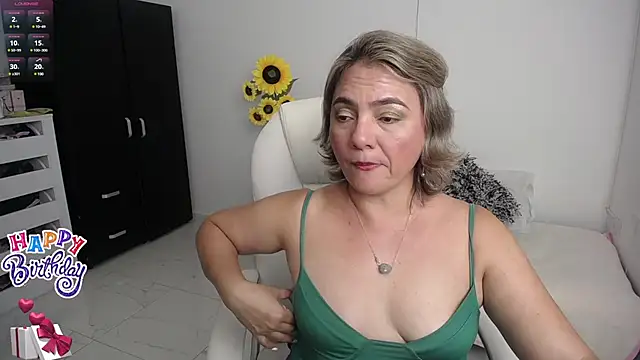 Snapshot of ana_milf chatting on January 11, 2025, 2:52 am ana milf online show from January 11, 2025, 2:52 am