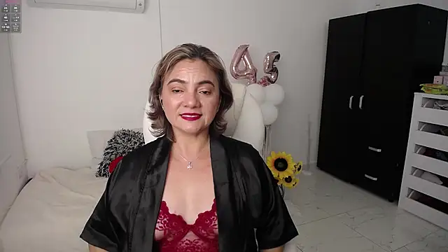 Snapshot of ana_milf chatting on January 26, 2025, 4:09 pm ana milf online show from January 26, 2025, 4:09 pm