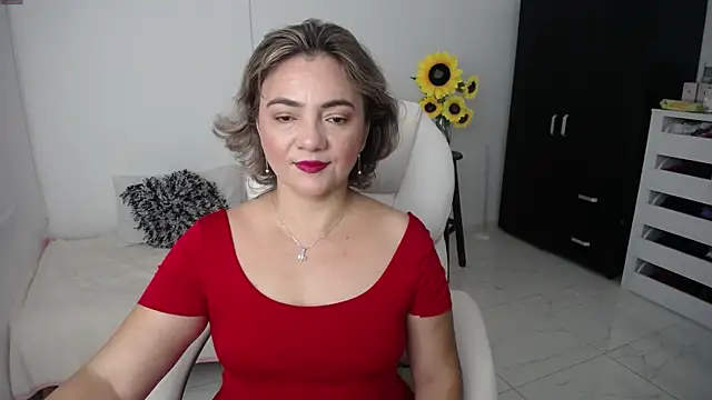 Snapshot of ana_milf chatting on February 6, 2025, 11:54 am ana milf online show from February 6, 2025, 11:54 am
