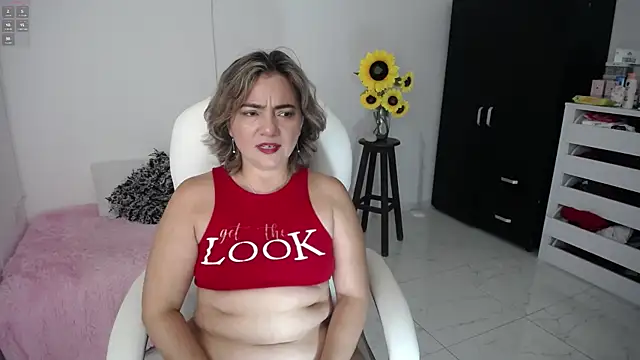 Snapshot of ana_milf chatting on February 11, 2025, 2:46 pm ana milf online show from February 11, 2025, 2:46 pm