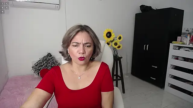 Snapshot of ana_milf chatting on February 15, 2025, 11:39 am ana milf online show from February 15, 2025, 11:39 am