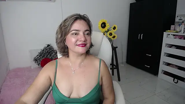 Snapshot of ana_milf chatting on February 20, 2025, 2:57 pm ana milf online show from February 20, 2025, 2:57 pm
