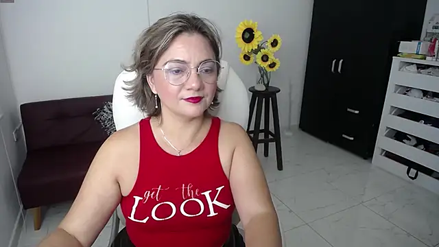 Snapshot of ana_milf chatting on February 23, 2025, 10:49 am ana milf online show from February 23, 2025, 10:49 am