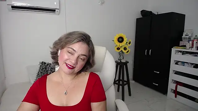 Snapshot of ana_milf chatting on March 6, 2025, 11:58 am ana milf online show from March 6, 2025, 11:58 am