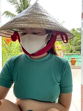 BabyThree  online show from October 31, 2025, 8:15 am