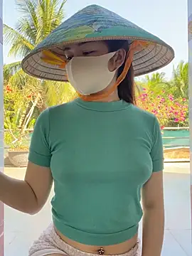 BabyThree  online show from March 13, 2026, 8:32 am