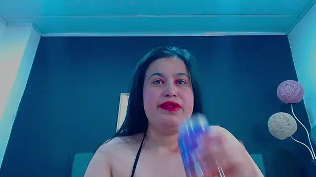 mia xx1 online show from November 29, 2025, 10:07 am