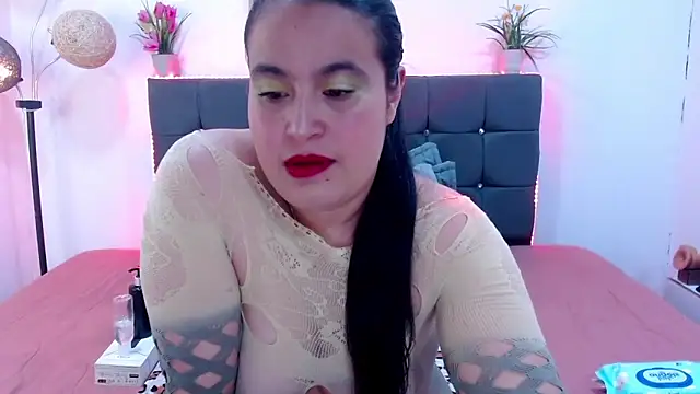 mia xx1 online show from February 5, 2026, 3:55 am