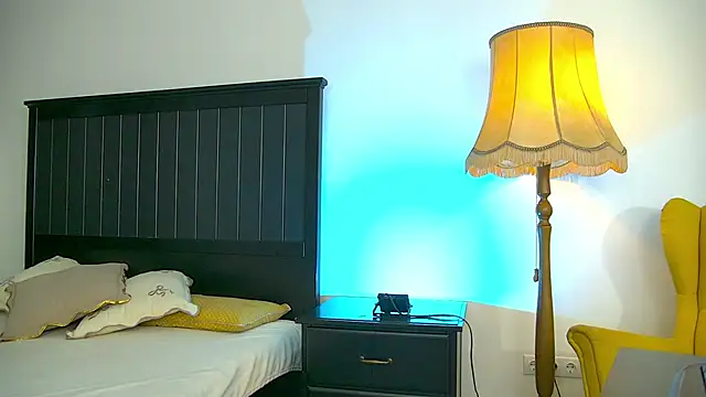 Yanira Muslim online show from April 17, 2026, 4:04 am