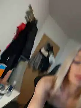 Snapshot of Liana_Lou chatting on January 4, 2025, 2:56 pm Liana Lou online show from January 4, 2025, 2:56 pm