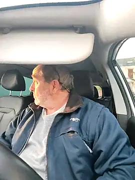 gillou1234 online show from November 10, 2025, 7:29 am