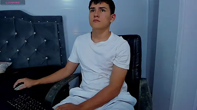 Jacobb Lee online show from November 11, 2025, 9:48 pm