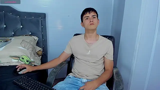 Jacobb Lee online show from November 24, 2025, 8:19 pm