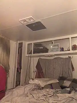 allissonw13 online show from February 10, 2025, 1:35 am