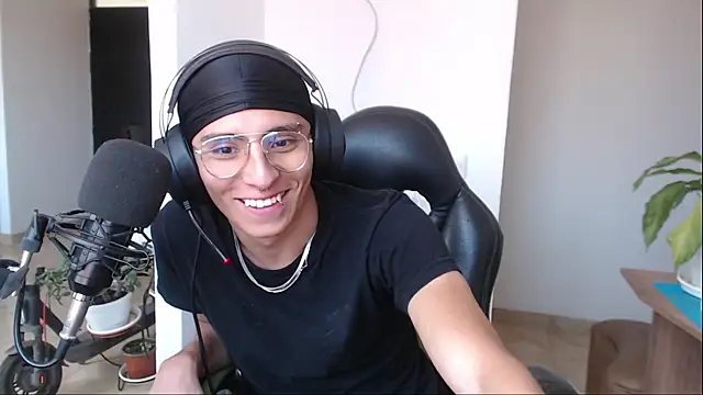 jay dimarco2 online show from February 9, 2026, 5:28 pm