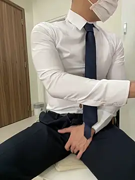 harrylouis1357 online show from December 14, 2024, 8:13 am