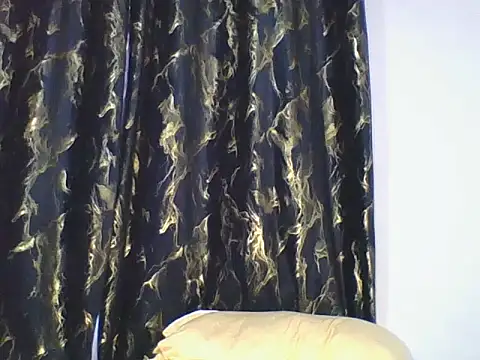  Becky002 online show from April 13, 2026, 9:04 am