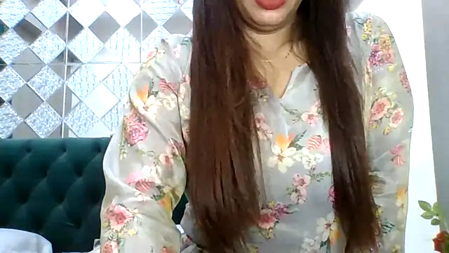 sparkling queen online show from September 29, 2025, 8:46 pm