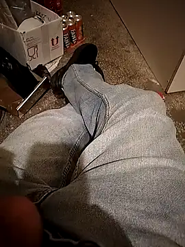 A man in public online show from September 24, 2025, 7:39 pm