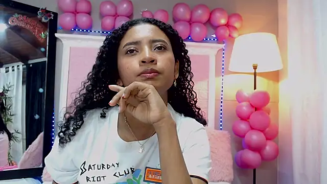 Snapshot of JessyZoe chatting on February 3, 2025, 4:20 pm JessyZoe online show from February 3, 2025, 4:20 pm