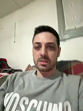 iltoscano95 online show from April 4, 2026, 6:49 pm