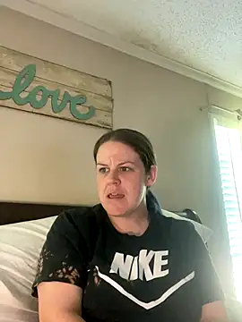 velvetta  online show from September 13, 2025, 3:12 pm