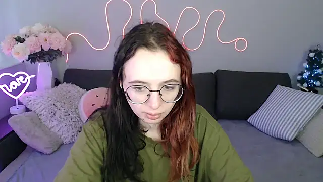 Mini Diva online show from December 19, 2025, 10:00 am