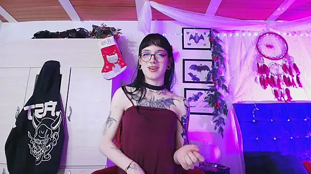 bathory vamps online show from December 15, 2025, 3:22 am