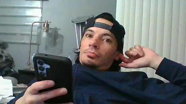 gifted723 online show from November 30, 2025, 6:28 am