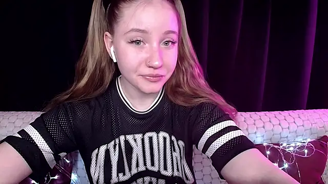 SindiWatsoon online show from December 19, 2024, 3:52 pm