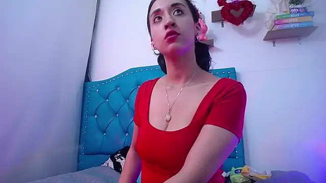 luly pink online show from December 15, 2024, 4:18 am